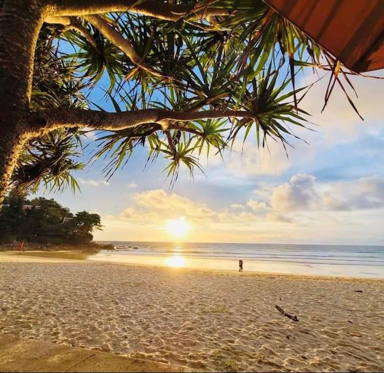 Massuwan Karon Beach Ban Saiyuan Bagian luar foto